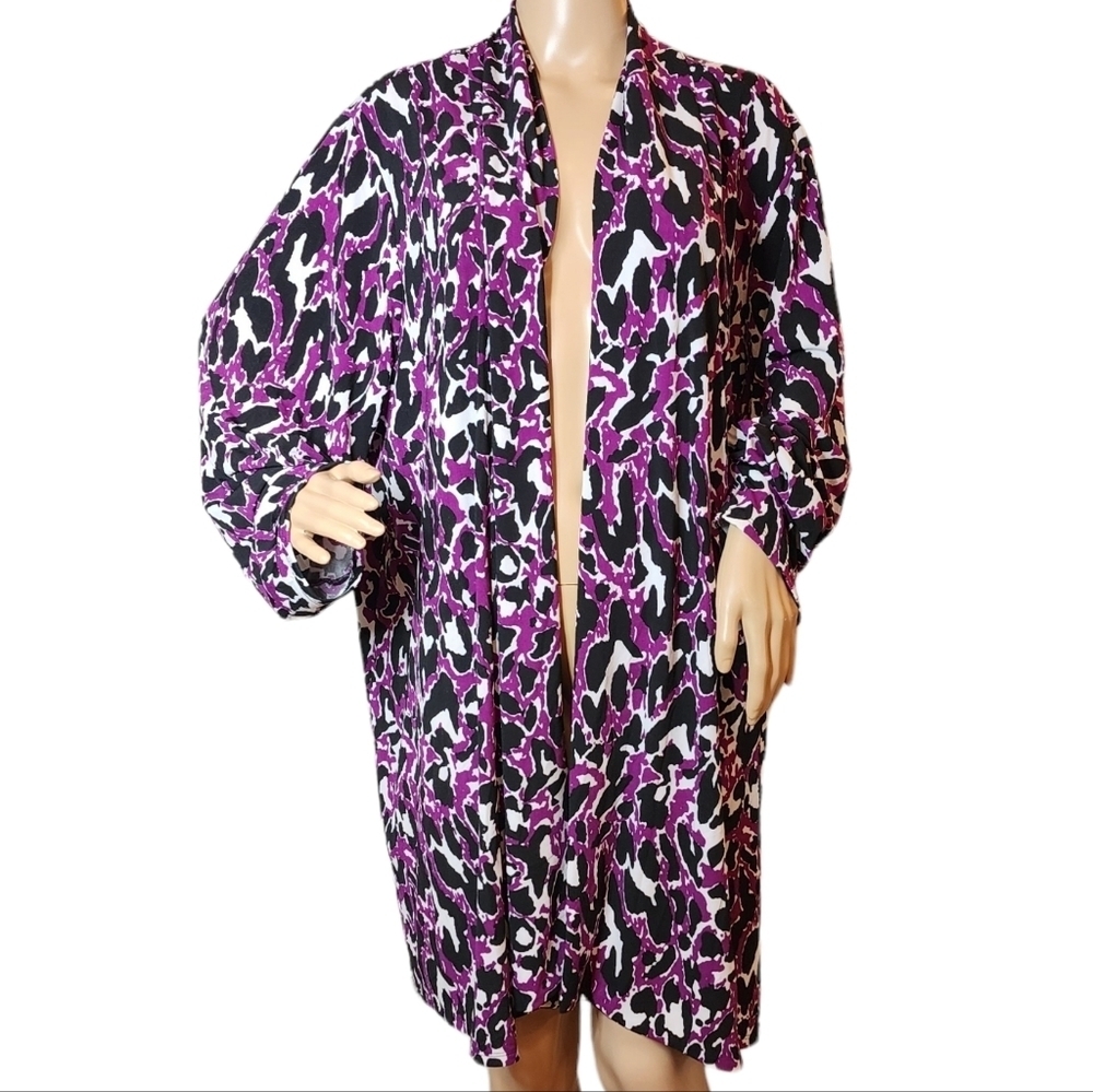 Fashion Ease by Russell Kemp stretchy cardigan. Size 3X. Purple black white.
